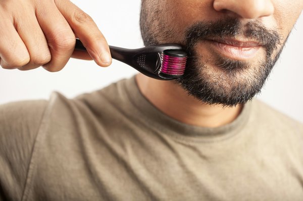 Boostez votre barbe avec le dermaroller spécial barbe